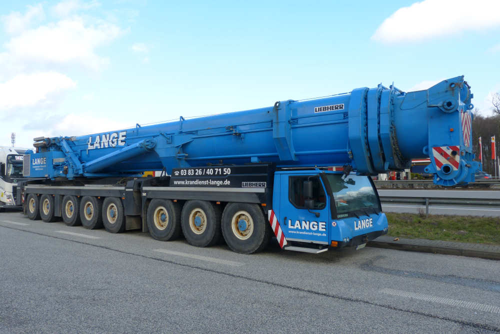 500 тонн в рублях. Liebherr LTM 1500-8.1. Liebherr LTM 1500. Автокран Либхер 500 тонн. Liebherr 1500 тонн.