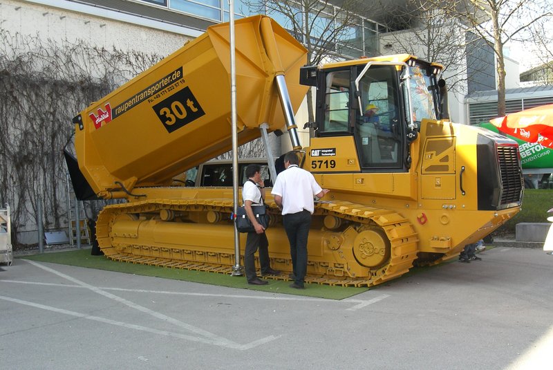 TRASPORTATORI CINGOLATI Bauma20100524cimg0305